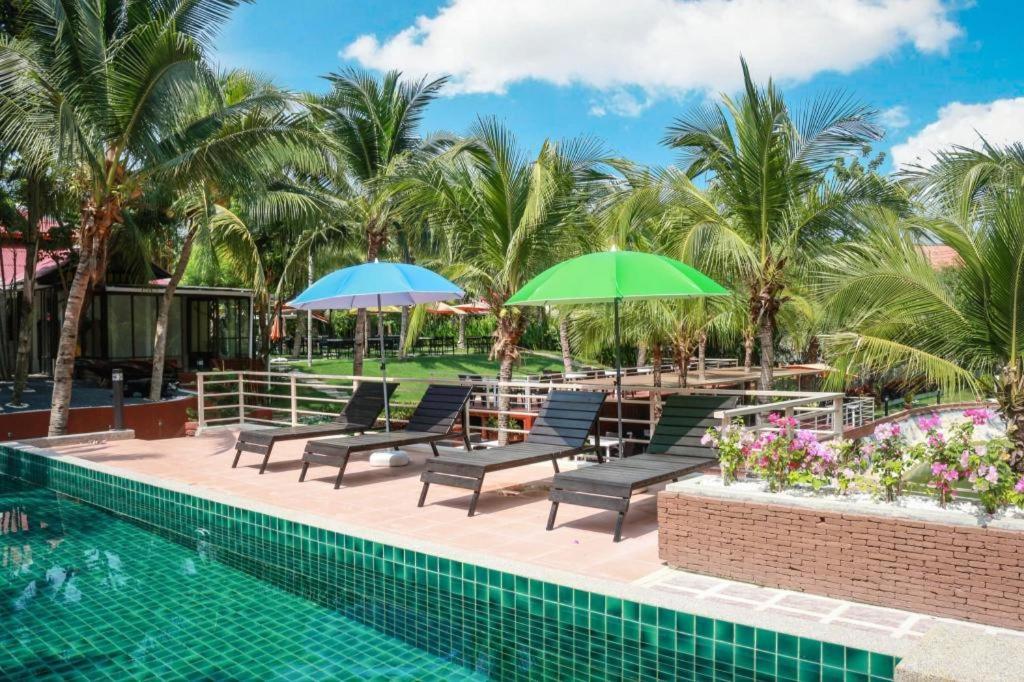 Royal Lee Resort And Spa Nai Yang Beach Exterior foto