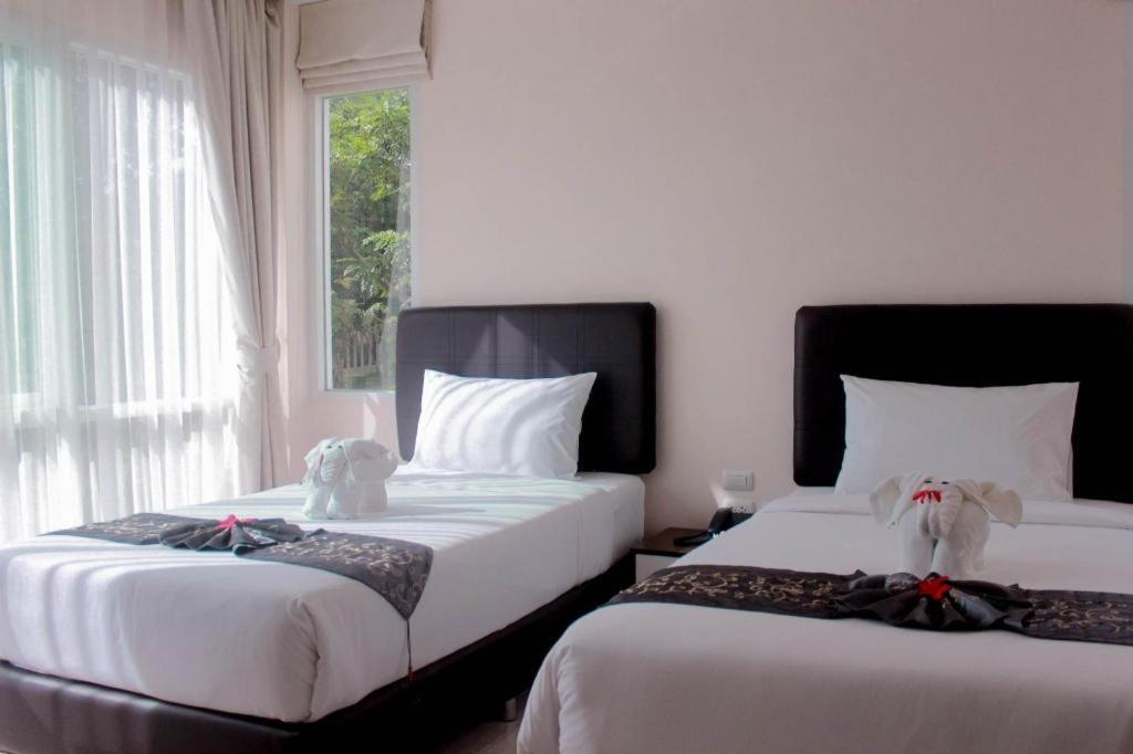 Royal Lee Resort And Spa Nai Yang Beach Exterior foto