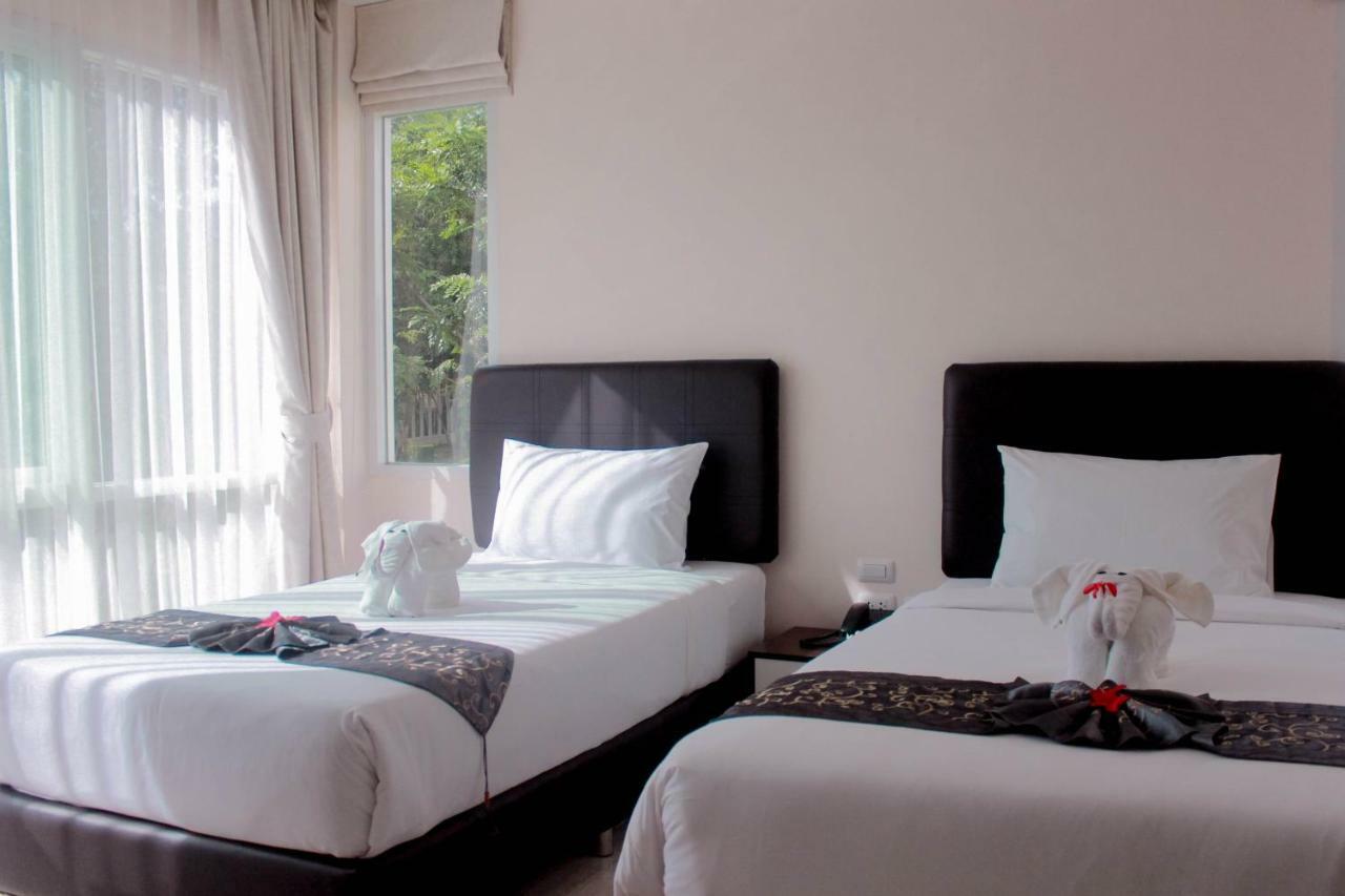 Royal Lee Resort And Spa Nai Yang Beach Exterior foto